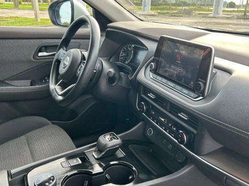 Used 2023 Nissan Rogue SV image 28