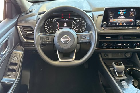 Used 2024 Nissan Rogue SV image 27