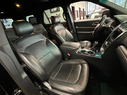 Used 2016 Ford Explorer Limited image 40