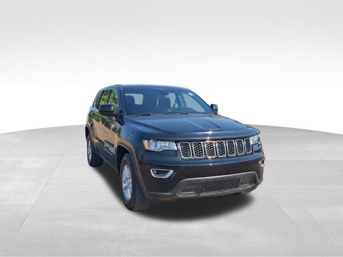Used 2019 Jeep Grand Cherokee Laredo image 4