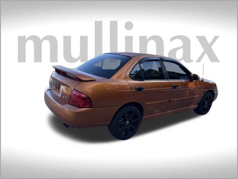 Used 2006 Nissan Sentra SE-R w/ (J01) Sunroof Pkg image 4