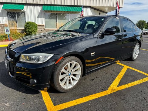 Used 2011 BMW 328i xDrive Sedan image 3