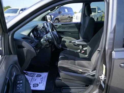 Used 2017 Dodge Grand Caravan SE image 21