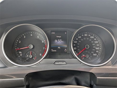 Used 2020 Volkswagen Tiguan SE image 12