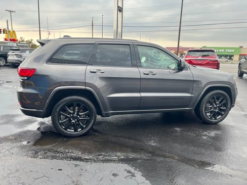 Used 2018 Jeep Grand Cherokee Altitude image 6