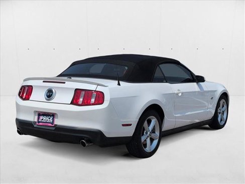 Used 2010 Ford Mustang GT Premium image 5
