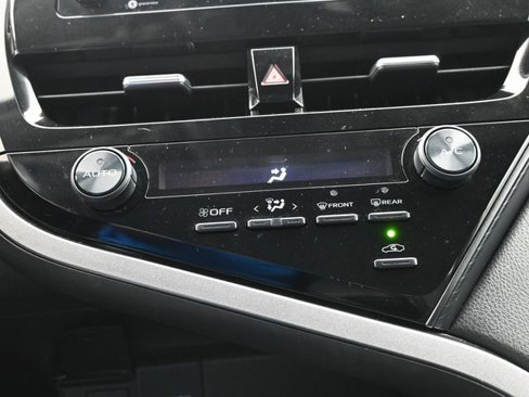 Used 2021 Toyota Camry SE image 15