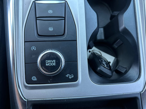 Used 2021 Ford Explorer XLT w/ Equipment Group 202A image 25