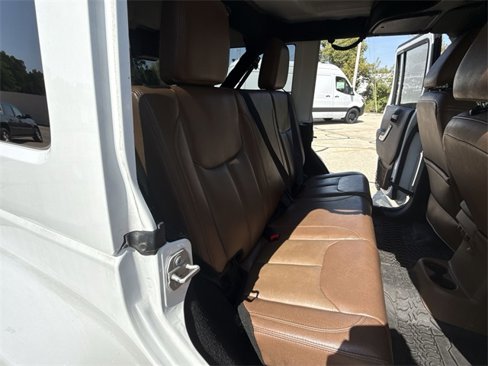 Used 2017 Jeep Wrangler Unlimited Sahara w/ Connectivity Group image 24