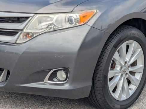 Used 2014 Toyota Venza LE image 2