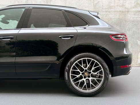 Used 2018 Porsche Macan S image 12