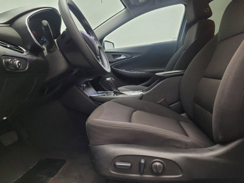Used 2018 Chevrolet Malibu LT image 17