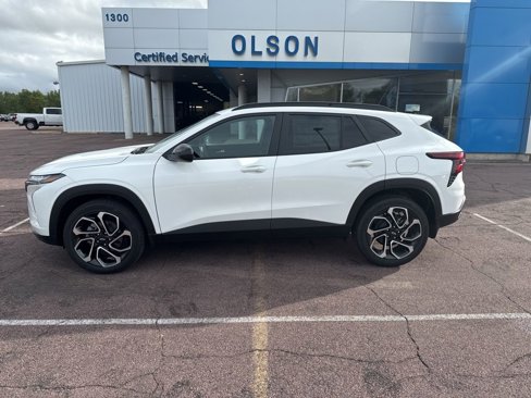 New 2025 Chevrolet Trax RS image 2