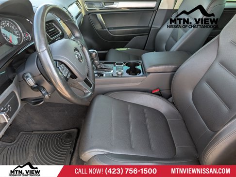 Used 2017 Volkswagen Touareg Sport image 10