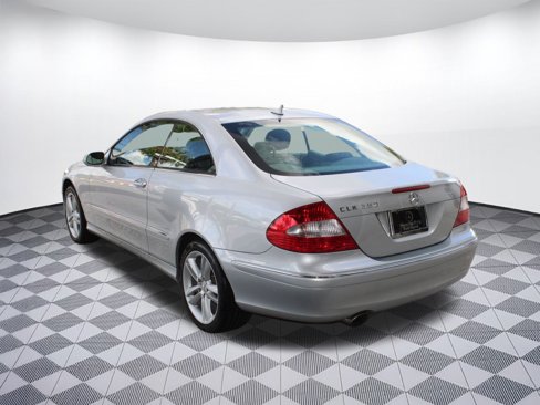 Used 2007 Mercedes-Benz CLK 350 Coupe image 3