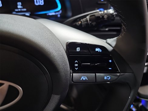 New 2025 Hyundai Elantra Sport image 17