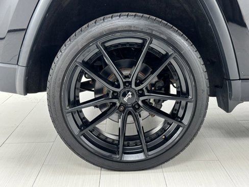 Used 2018 Jeep Grand Cherokee Limited image 42
