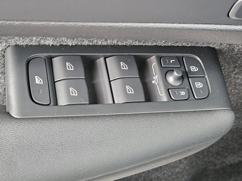 New 2026 Volvo XC40 B5 Core image 20