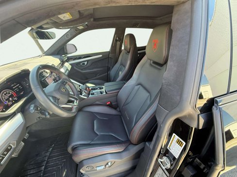 Used 2019 Lamborghini Urus image 9