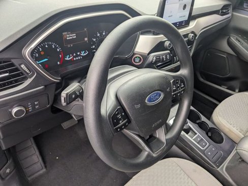 Used 2020 Ford Escape SE image 14