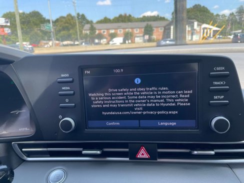 Used 2023 Hyundai Elantra SEL image 21