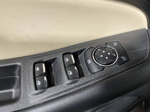 Used 2024 Ford Edge SEL image 8