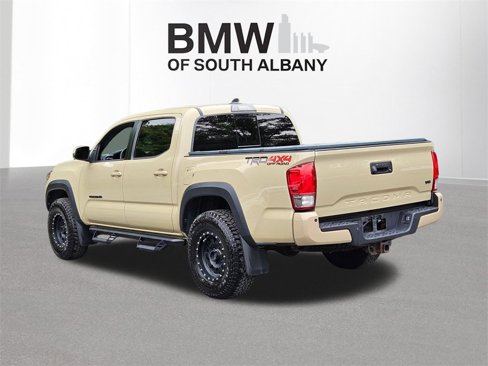 Used 2017 Toyota Tacoma SR5 image 5