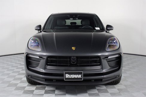 Certified 2025 Porsche Macan image 10