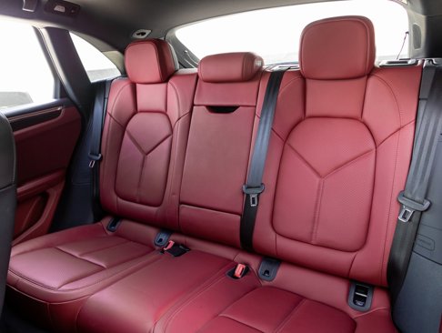 Certified 2022 Porsche Macan S image 24