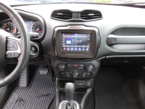 Used 2021 Jeep Renegade Latitude w/ Convenience Group image 19