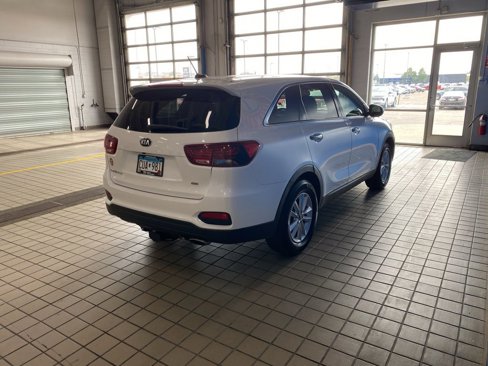 Used 2019 Kia Sorento LX image 18