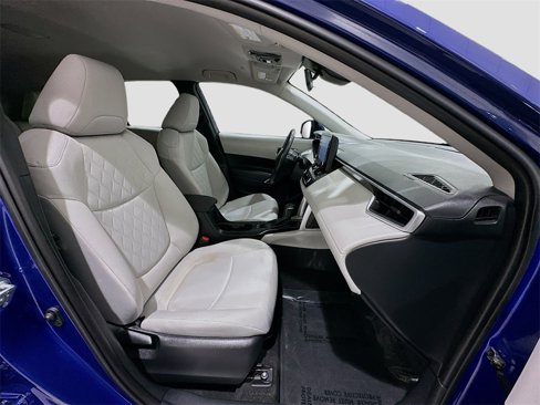 Used 2022 Toyota Corolla Cross LE image 27