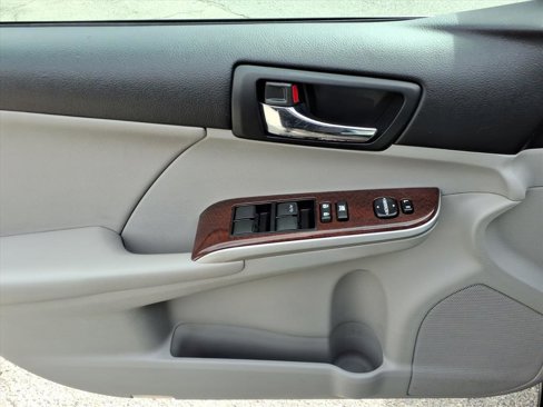 Used 2012 Toyota Camry XLE image 12