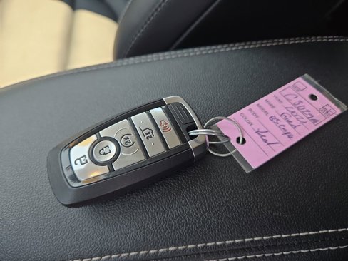 Used 2021 Ford Escape Titanium image 29