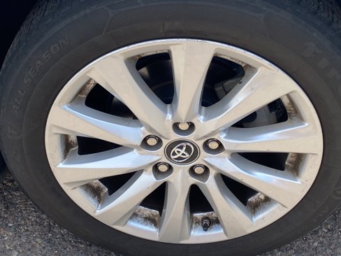 Used 2018 Toyota Camry LE image 3