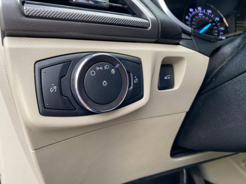 Used 2019 Ford Fusion SE image 65