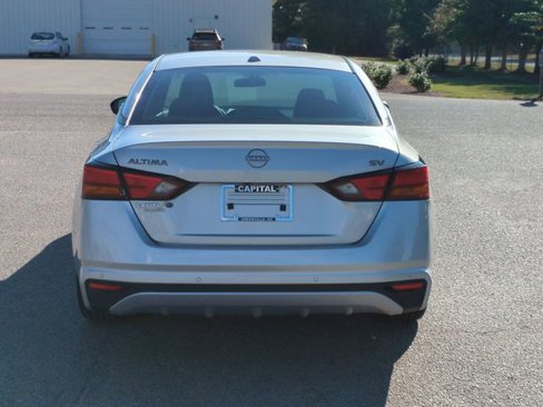 Used 2023 Nissan Altima 2.5 SV image 4