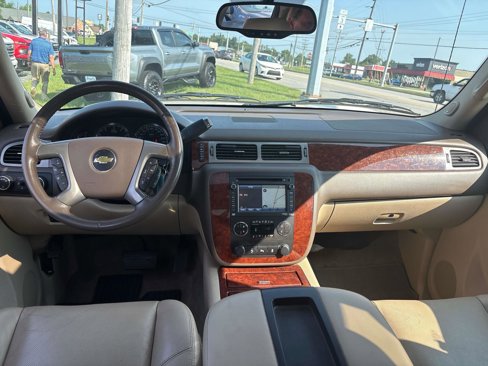 Used 2013 Chevrolet Avalanche LTZ image 7