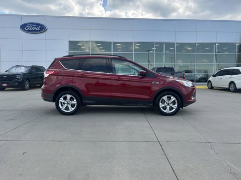 Used 2016 Ford Escape SE w/ Equipment Group 201A image 2