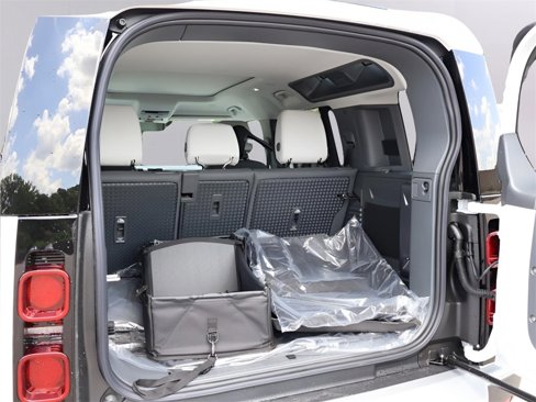 New 2025 Land Rover Defender 110 S image 18