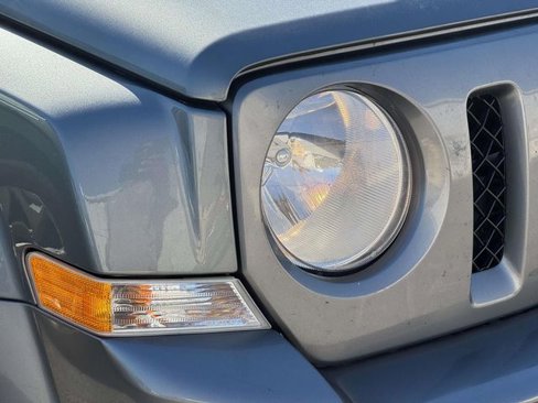 Used 2012 Jeep Patriot Latitude w/ Sun/Sound Group image 4