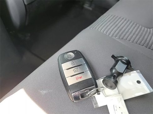 Used 2018 Kia Niro LX image 25