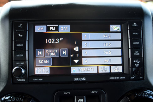 Used 2014 Jeep Wrangler Unlimited Sahara image 22