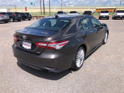 Used 2019 Toyota Camry SE image 7