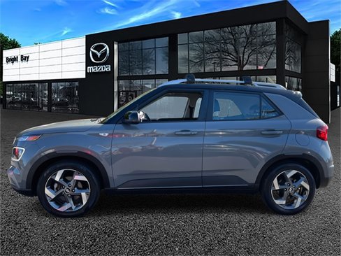 Used 2022 Hyundai Venue Limited image 4