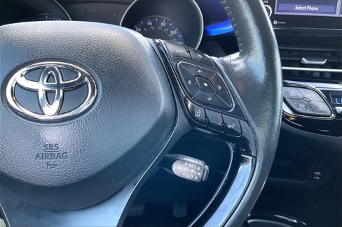 Used 2021 Toyota C-HR XLE image 11