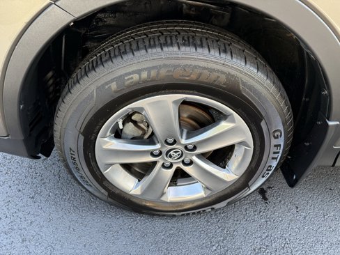 Used 2015 Toyota RAV4 XLE image 9