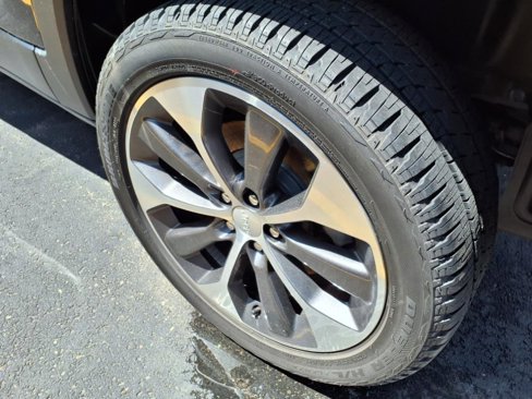Used 2022 Jeep Cherokee Limited w/ Elite Package image 34