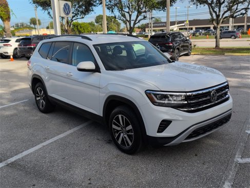 Certified 2023 Volkswagen Atlas SE image 2