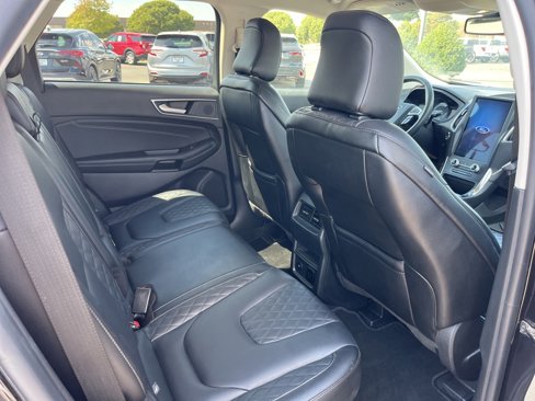 Used 2024 Ford Edge Titanium image 9